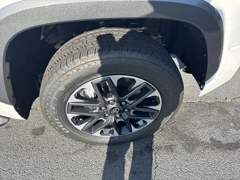New 2026 Toyota Tundra Limited AWD/4WD image 10