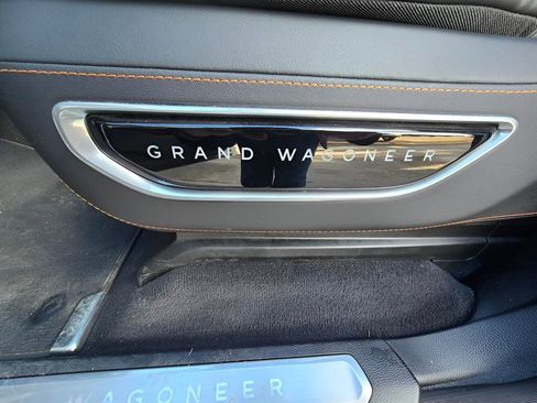 Used 2024 Jeep Grand Wagoneer L Series III image 91