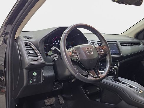 Used 2019 Honda HR-V Touring image 18