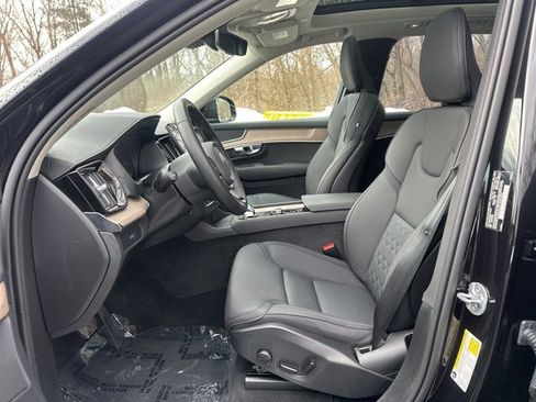 Certified 2025 Volvo XC90 B5 Plus image 19