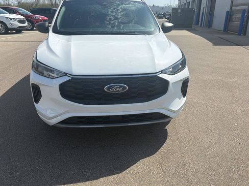 Used 2023 Ford Escape ST-Line w/ Tech Pack #1 FWD image 8