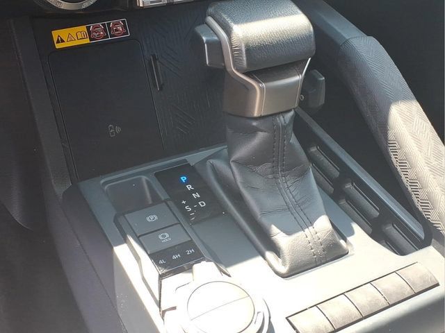 Used 2024 Toyota Tacoma SR5 AWD/4WD image 9