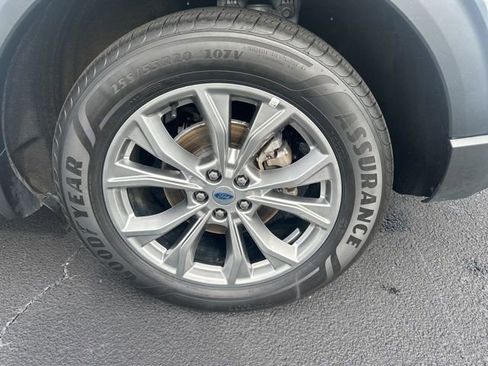 Used 2024 Ford Explorer Limited image 34