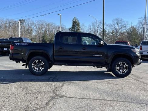 Used 2019 Toyota Tacoma TRD Sport w/ TRD Premium Sport Package image 6