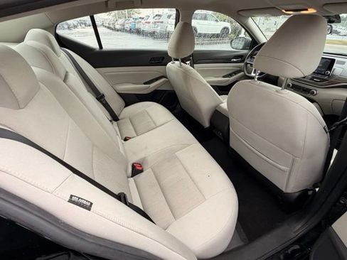 Used 2025 Nissan Altima 2.5 SV FWD image 20