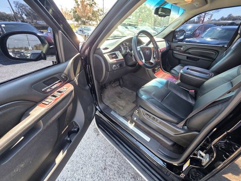 Used 2012 Cadillac Escalade 2WD image 12