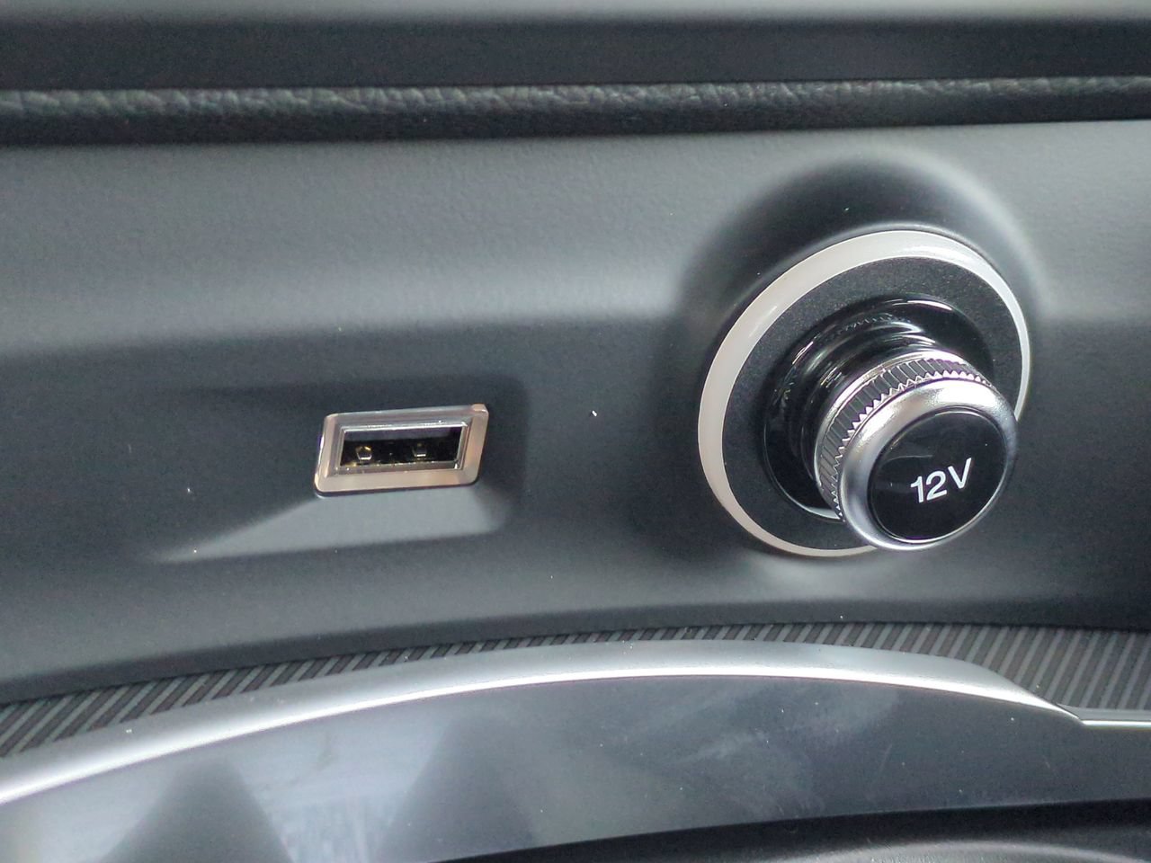 New 2025 Alfa Romeo Stelvio Sprint AWD/4WD image 22
