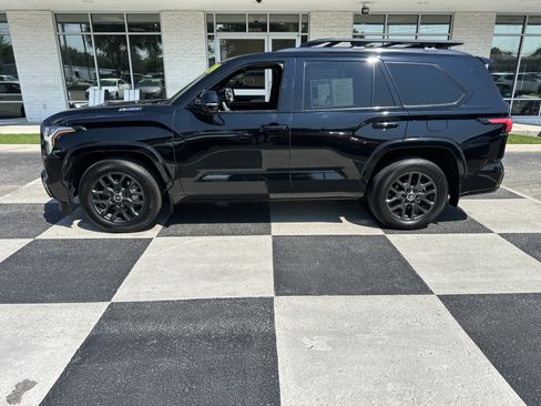 Used 2024 Toyota Sequoia Platinum RWD image 1