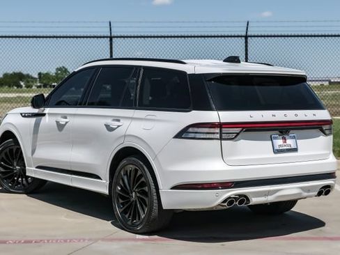 Used 2025 Lincoln Aviator Reserve w/ Jet Appearance Package AWD/4WD image 13