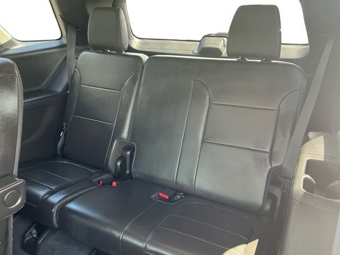 Used 2021 Chevrolet Traverse RS FWD image 21