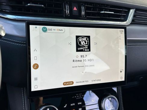 Used 2025 Jaguar F-PACE R-Dynamic S image 21