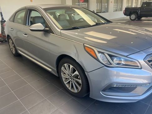 Used 2017 Hyundai Sonata Sport w/ Value Edition Package 02 FWD image 4