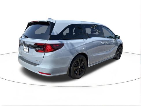 Used 2023 Honda Odyssey Sport image 3