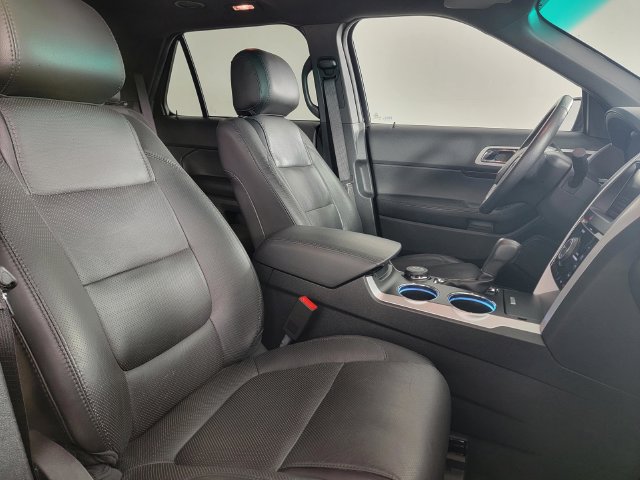 Used 2014 Ford Explorer Limited w/ Equipment Group 301A AWD/4WD image 18