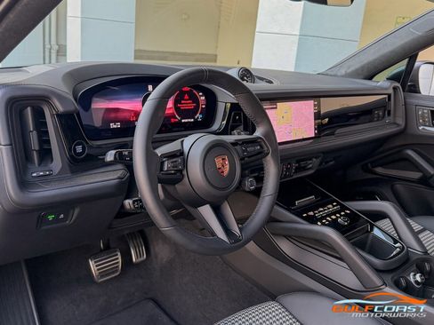 Used 2026 Porsche Cayenne GTS image 12