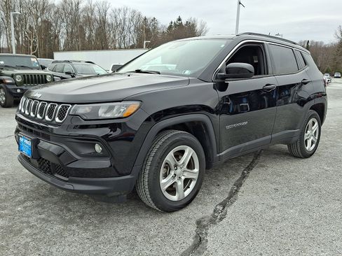Used 2023 Jeep Compass Latitude w/ Convenience Group image 3