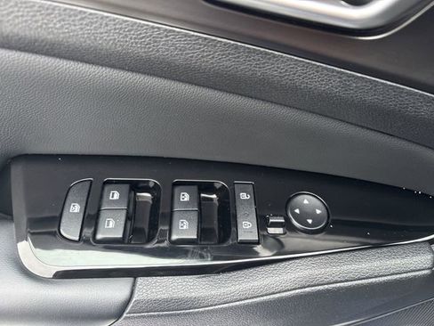 Used 2023 Kia Sportage EX image 15