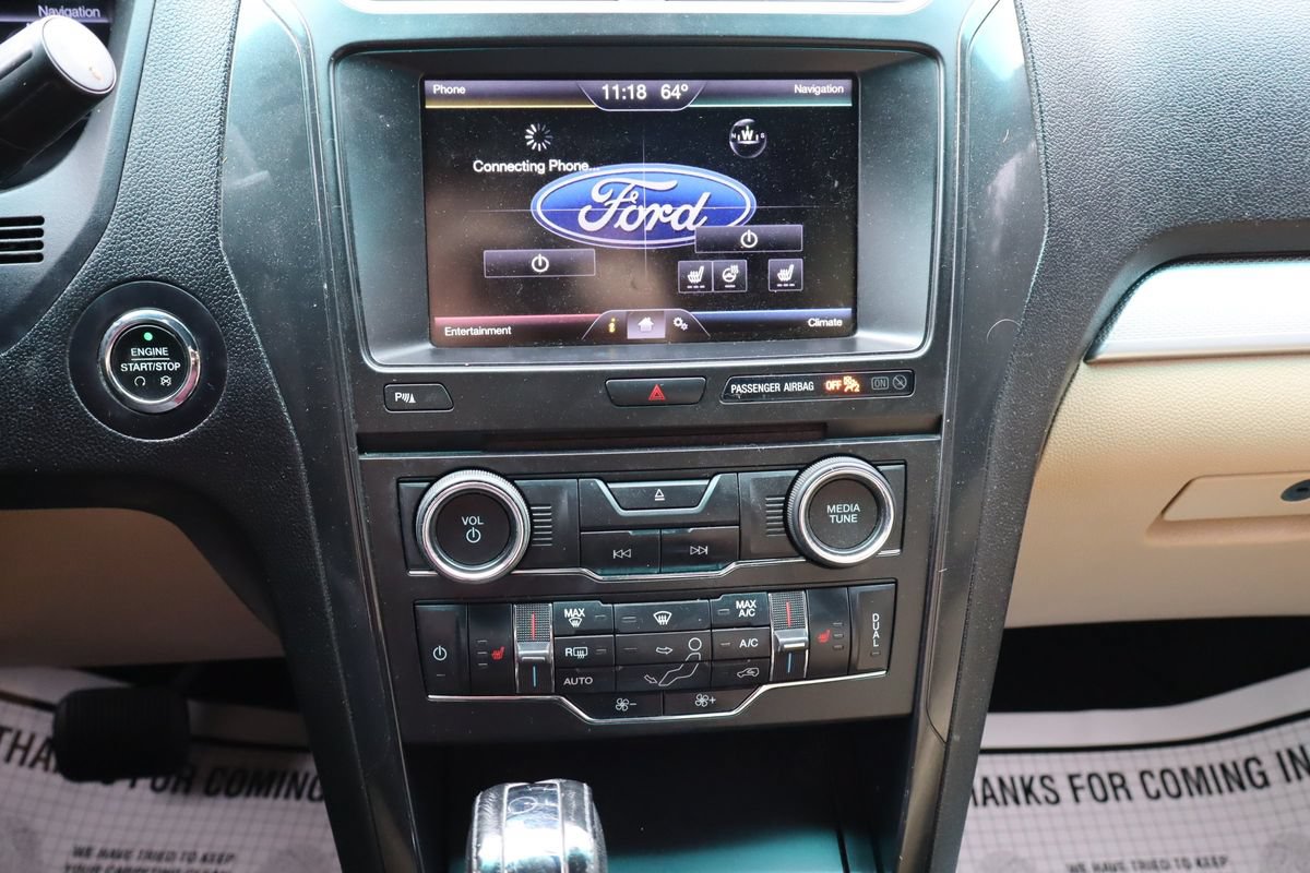 Used 2016 Ford Explorer XLT w/ Equipment Group 202A AWD/4WD image 36