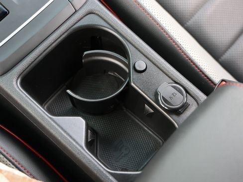 Used 2022 Volkswagen GTI SE FWD image 44