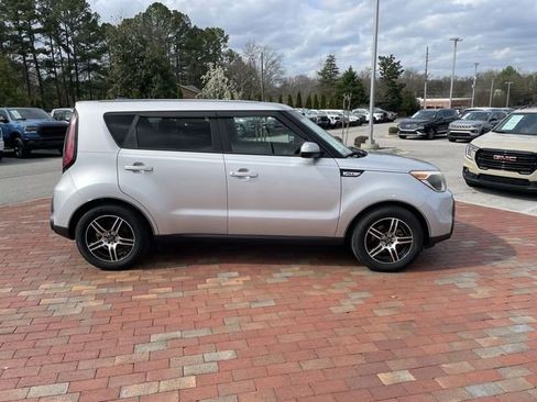 Used 2015 Kia Soul image 37