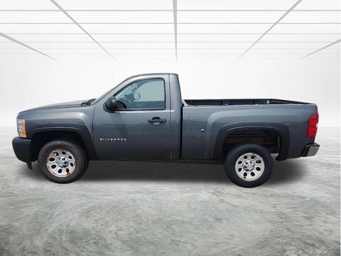 Used 2011 Chevrolet Silverado 1500 W/T RWD image 2