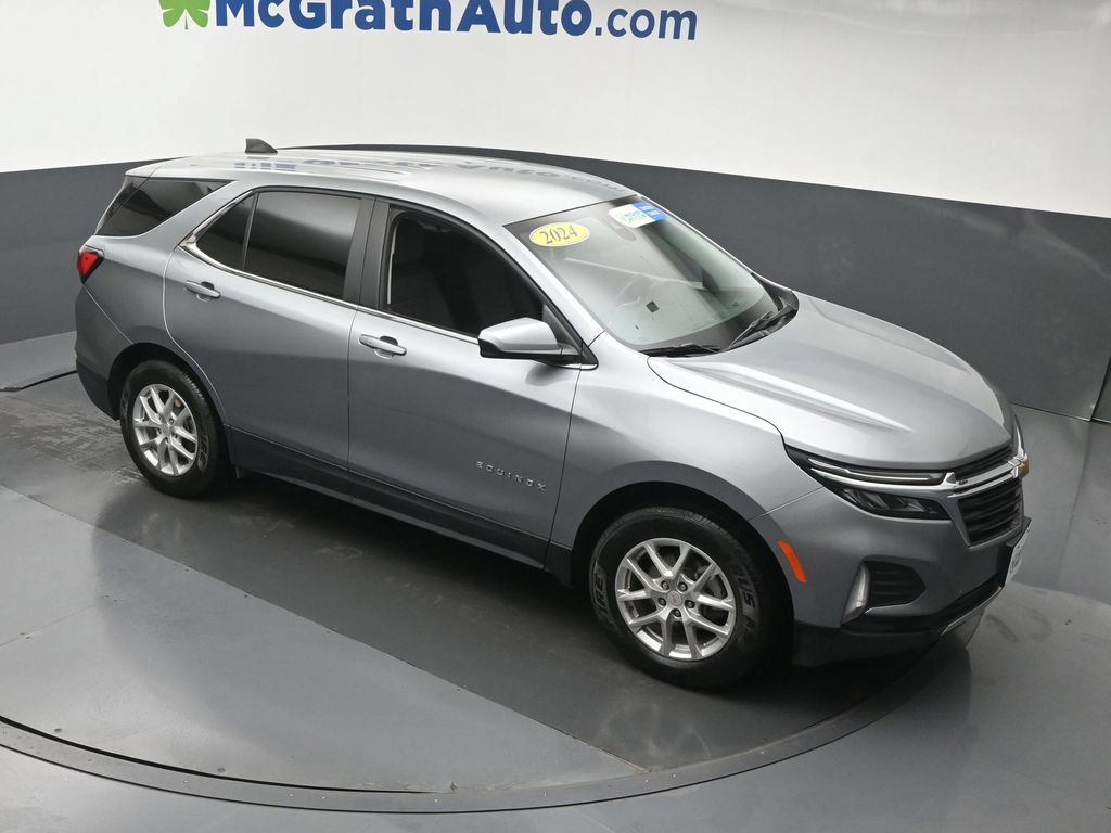Used 2024 Chevrolet Equinox LT AWD/4WD image 3
