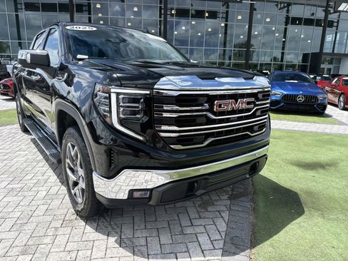 Used 2025 GMC Sierra 1500 SLT w/ SLT Premium Plus Package AWD/4WD image 8