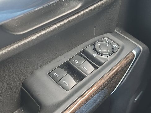 Used 2022 Chevrolet Silverado 1500 LT Trail Boss w/ Convenience Package II image 13