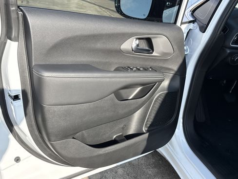 New 2026 Chrysler Voyager LX image 10