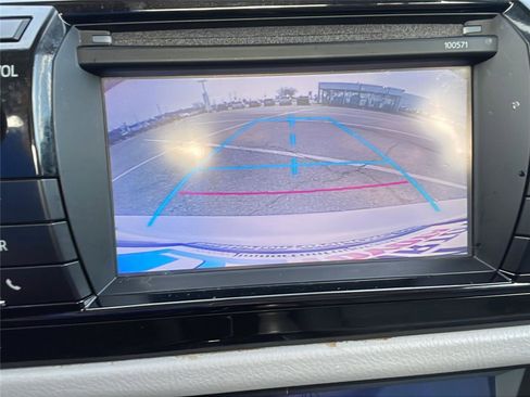 Used 2016 Toyota Corolla LE image 29