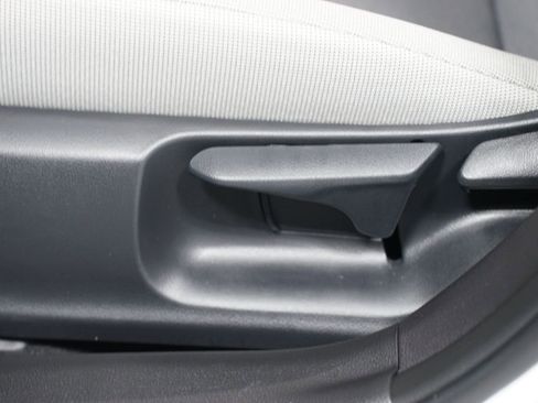 Used 2026 Toyota Corolla LE FWD image 31