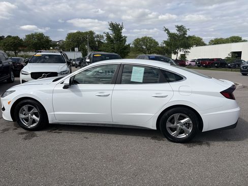 Used 2023 Hyundai Sonata SE FWD image 8