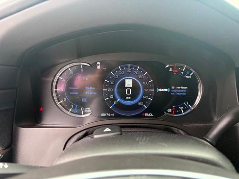 Used 2019 Cadillac Escalade Platinum AWD/4WD image 7