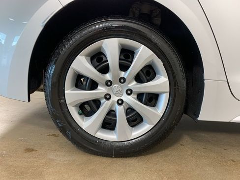 Used 2020 Toyota Corolla LE image 36