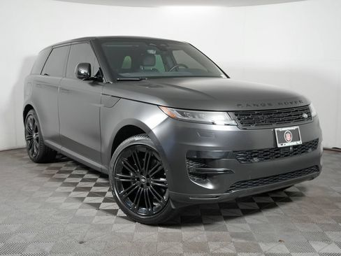 Used 2024 Land Rover Range Rover Sport SE AWD/4WD image 9