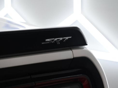 Used 2016 Dodge Challenger SRT Hellcat image 14