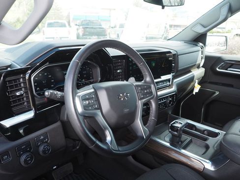 Used 2022 Chevrolet Silverado 1500 RST image 12