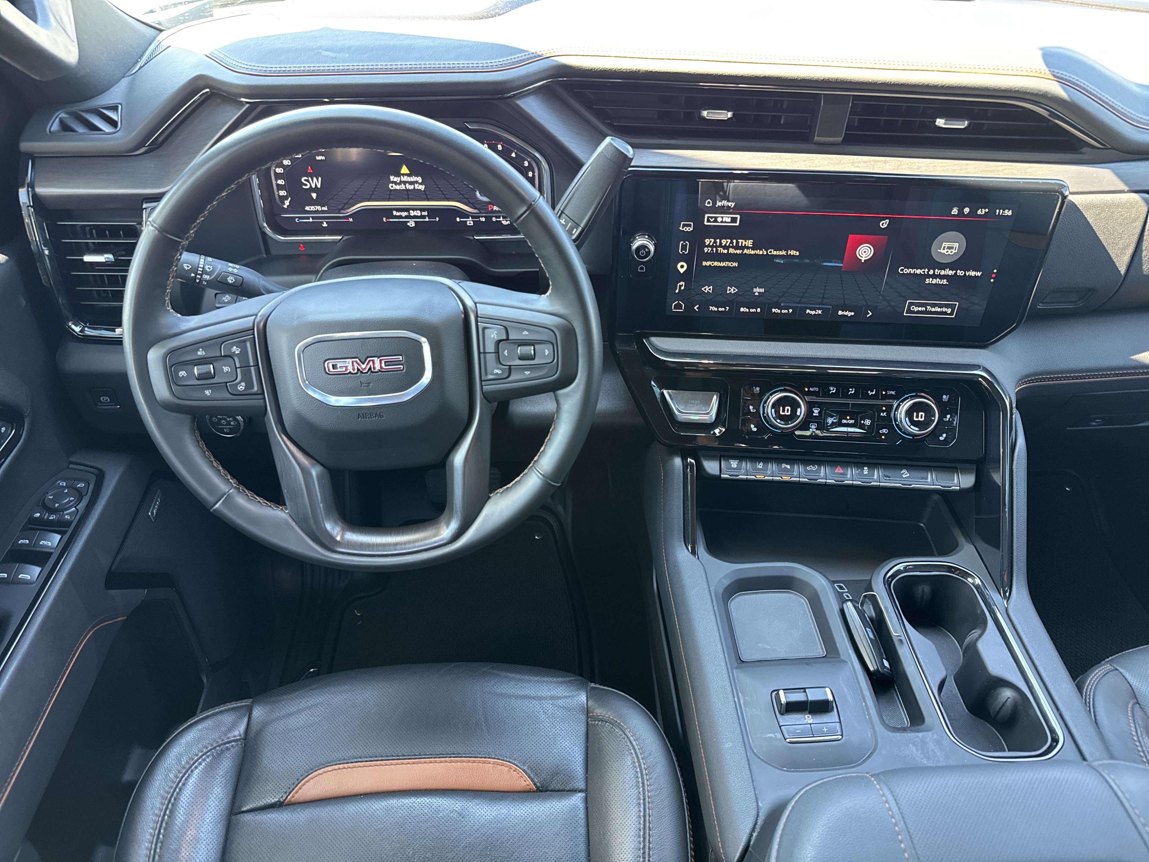 Used 2025 GMC Sierra 2500 AT4 w/ AT4 Premium Plus Package AWD/4WD image 19