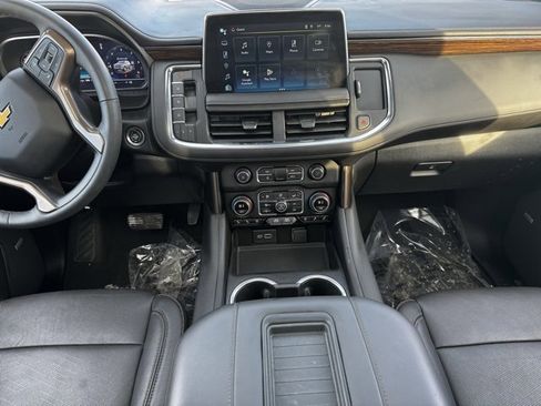 Certified 2023 Chevrolet Suburban High Country image 2