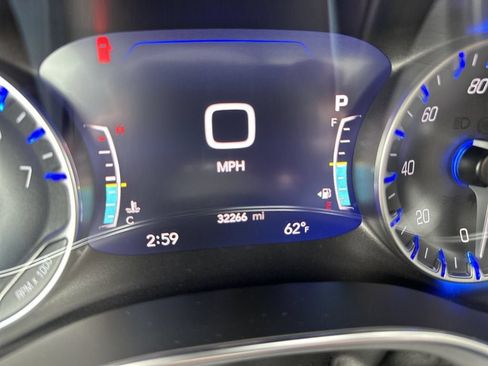 Used 2025 Chrysler Pacifica Limited FWD image 14