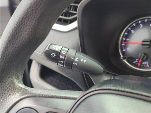 Used 2021 Toyota RAV4 XLE AWD/4WD image 20