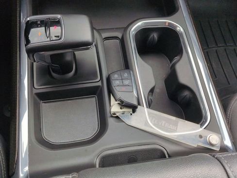 Used 2024 Chevrolet Silverado 1500 LT Trail Boss w/ Convenience Package II image 18