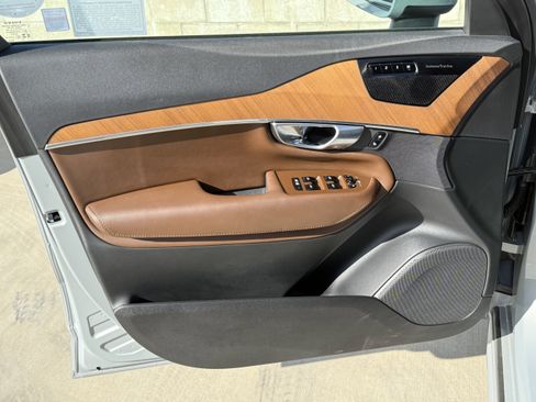 Used 2024 Volvo XC90 B5 Plus image 17