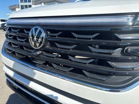 Used 2024 Volkswagen Atlas SEL Premium R-Line AWD/4WD image 10
