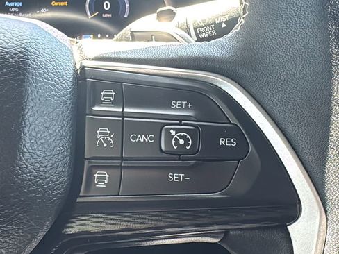Used 2023 Jeep Grand Cherokee L Laredo AWD/4WD image 14