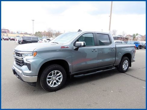 Used 2024 Chevrolet Silverado 1500 LT AWD/4WD image 3