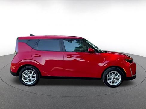 Used 2025 Kia Soul LX w/ LX Technology Package FWD image 16