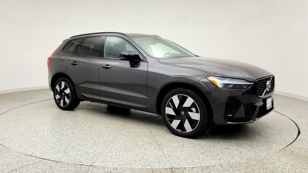 Used 2024 Volvo XC60 T8 Ultimate w/ Climate Package AWD/4WD image 3