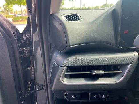 Used 2025 Kia K4 LX image 25