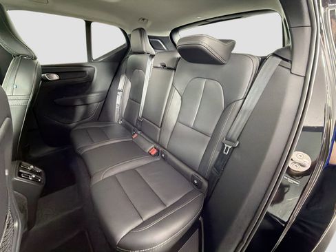 Certified 2025 Volvo XC40 B5 Core image 24